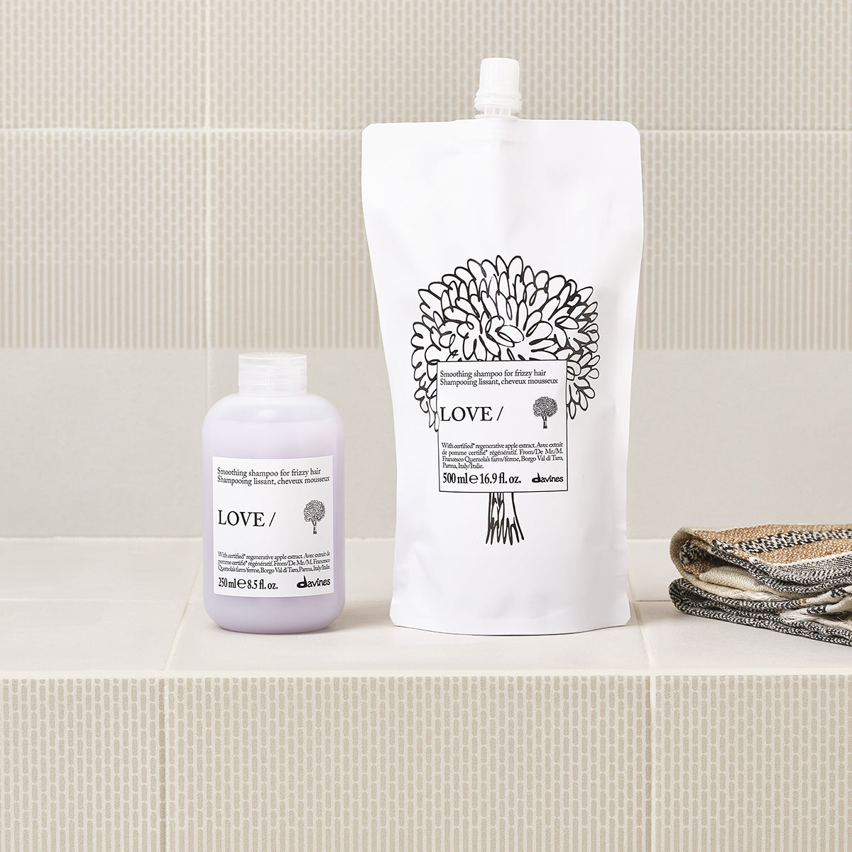 Davines LOVE SMOOTHING Shampoo Refill - Smoothing shampoo for frizzy hair