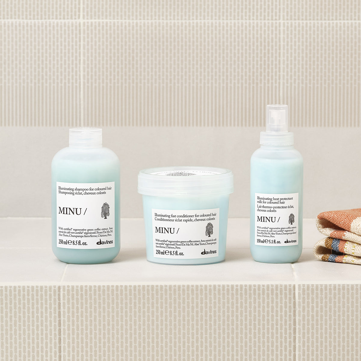 
Davines MINU Conditioner - Illuminating fast conditioner for colored hair