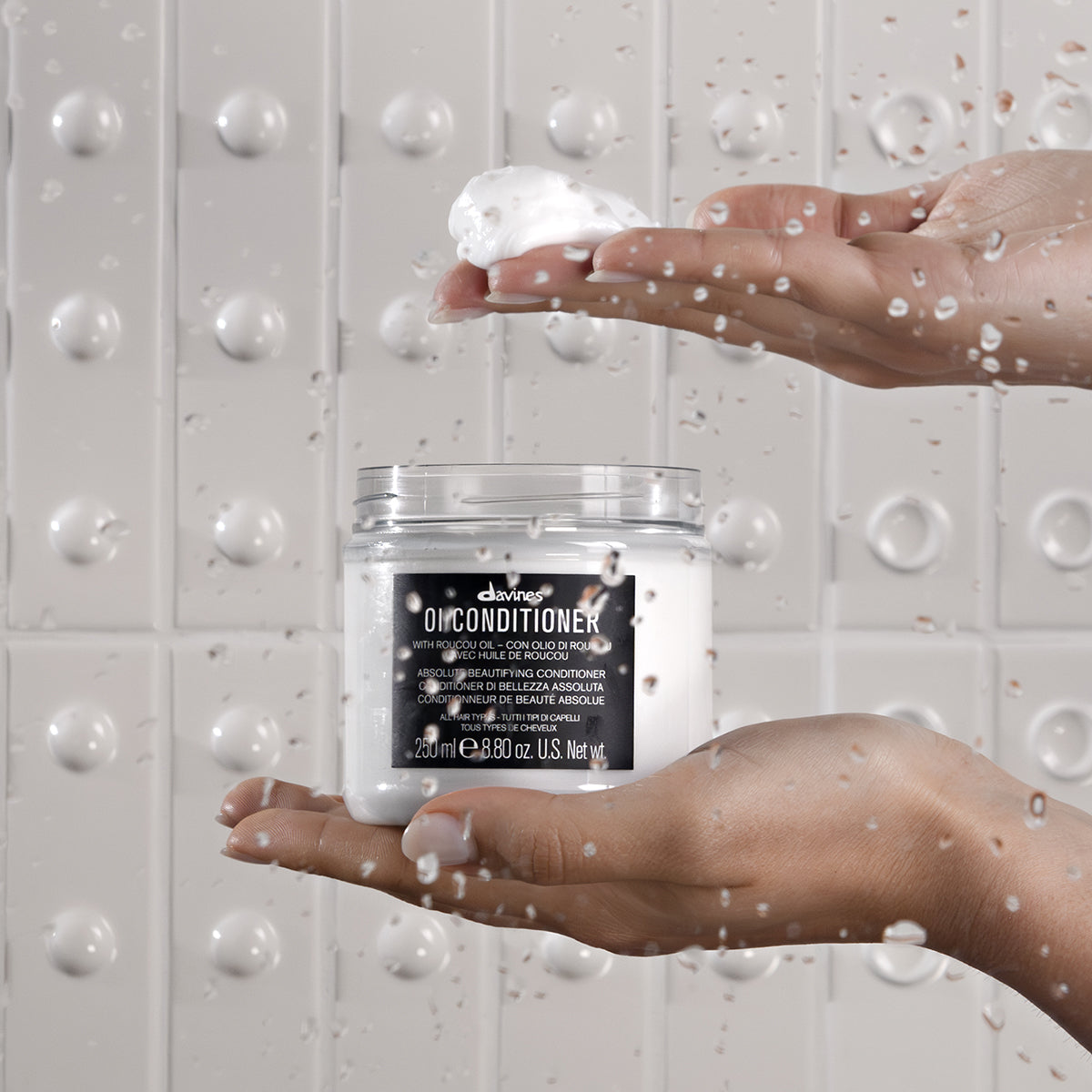 
Davines OI Conditioner - Hair conditioning cream to give amazing softness, moisture and shine