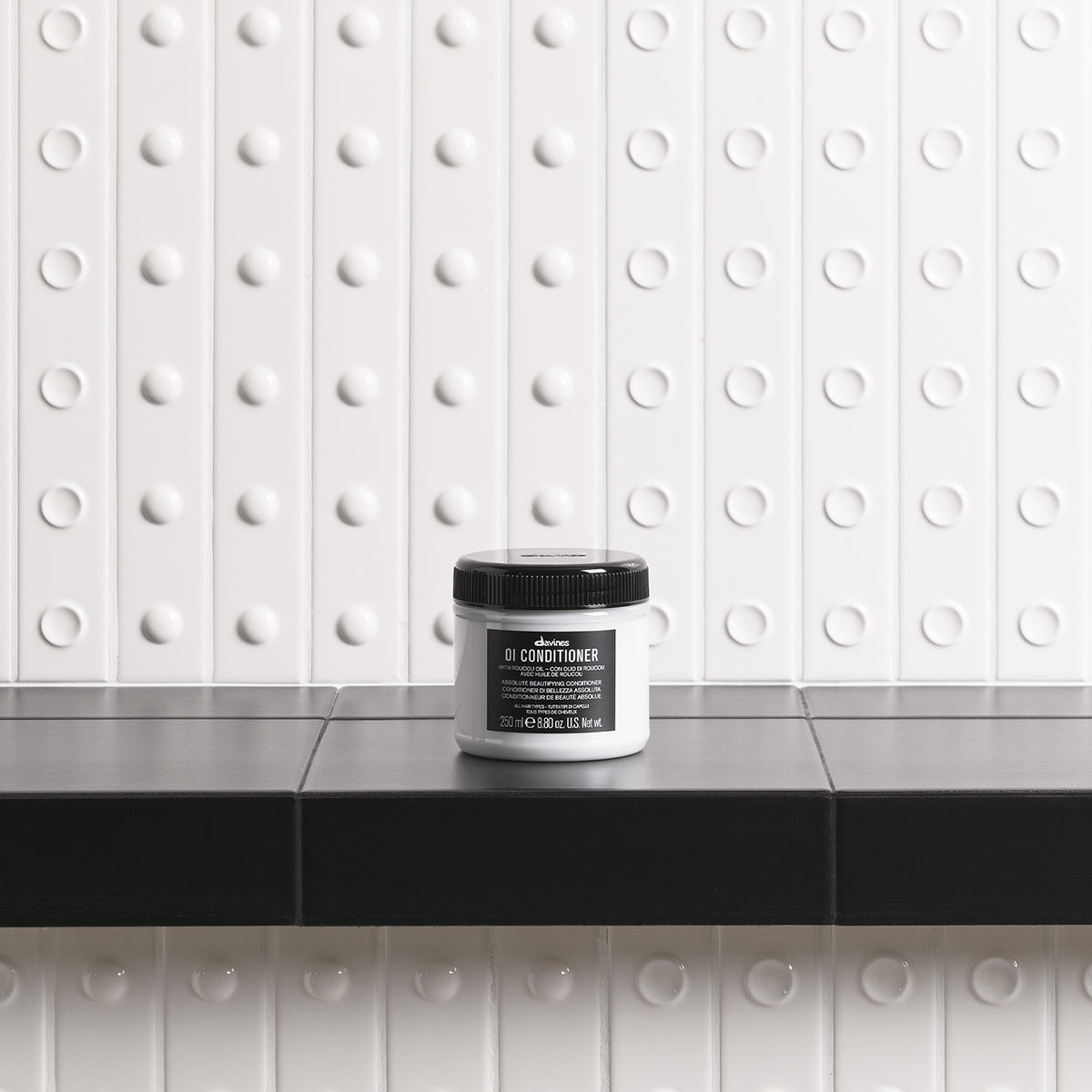 
Davines OI Conditioner - Hair conditioning cream to give amazing softness, moisture and shine