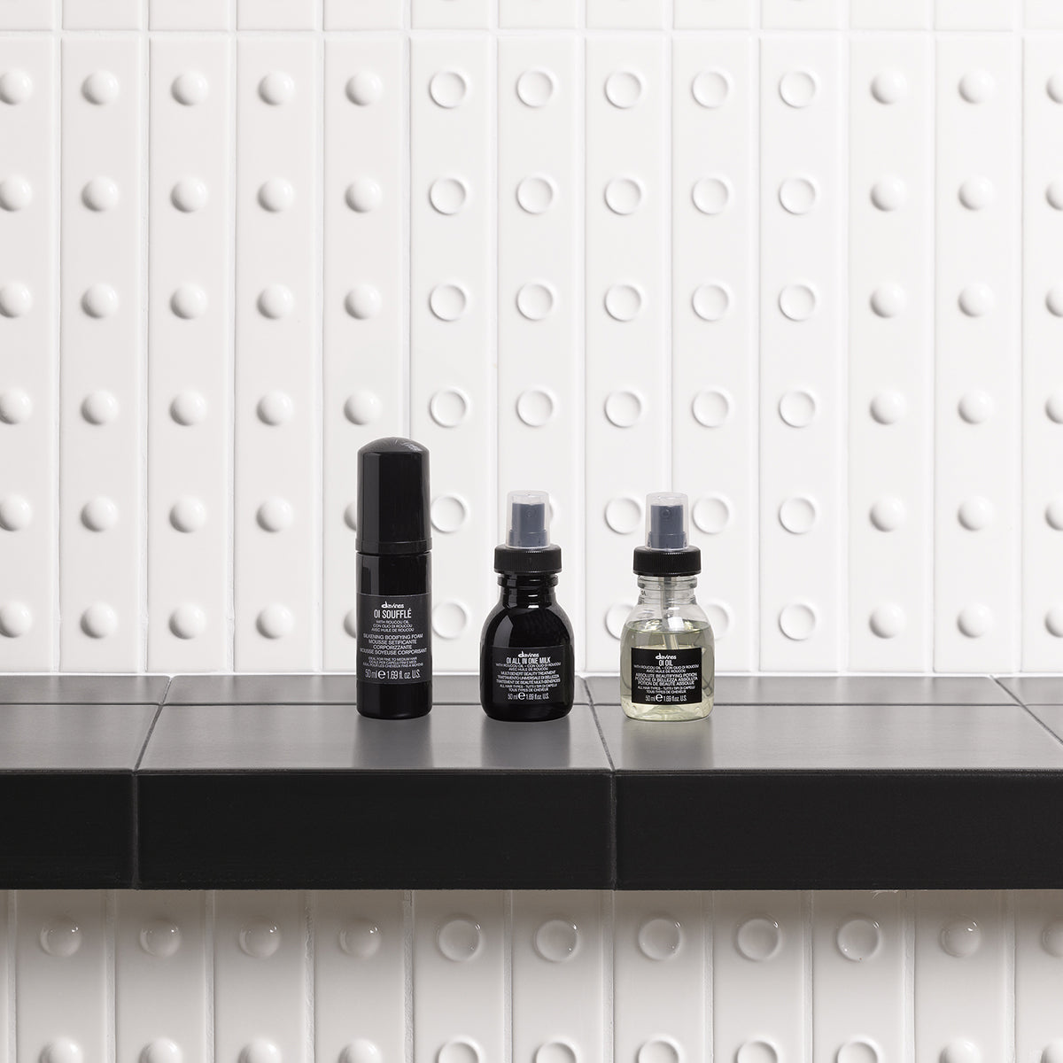 
Davines OI Soufflé - Leave-in liquid-to-foam mousse for radiant shine and full-bodied