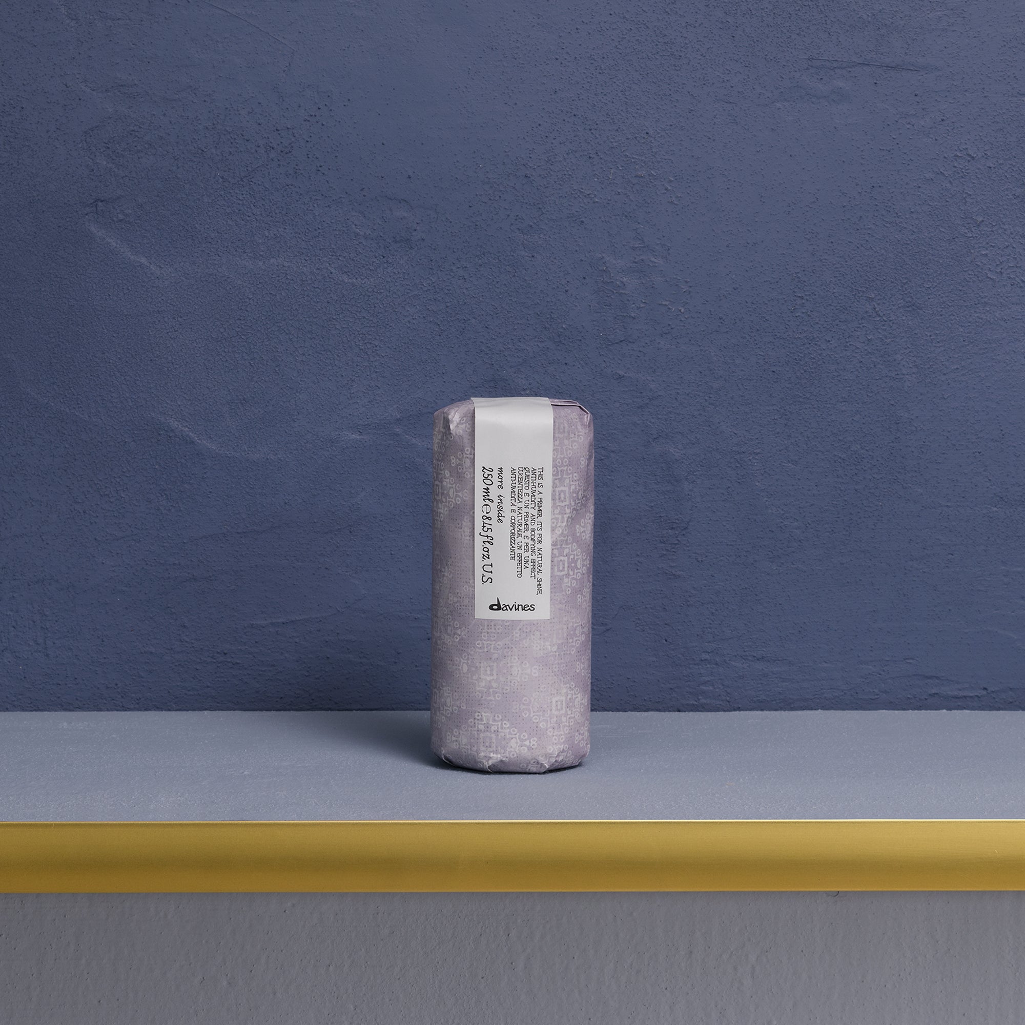 
Davines This is a Primer - Anti-humidity bodifying tonic to support the fold in a natural way