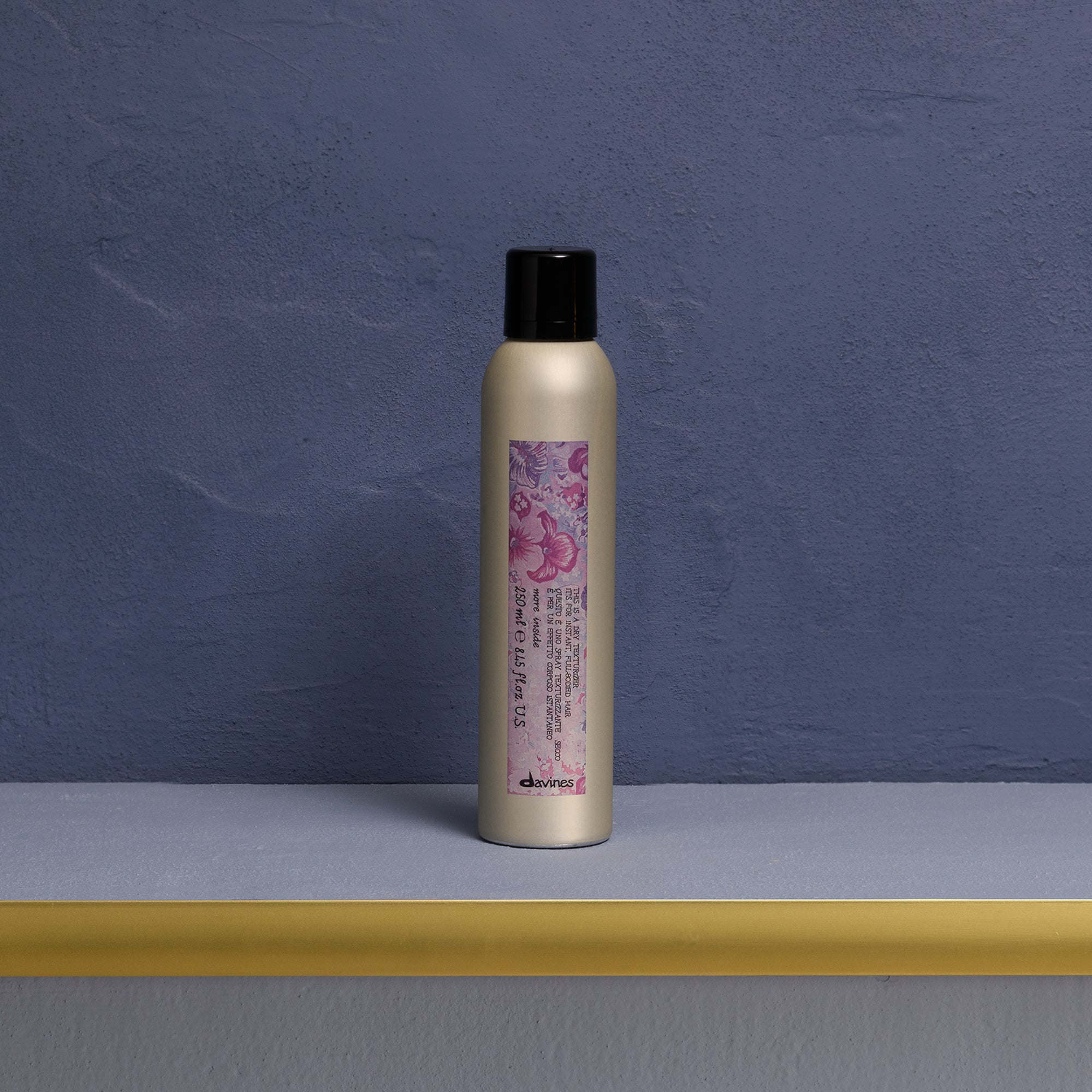 
Davines This Is A Dry Texturizer - For piecey, defined texture and hold.