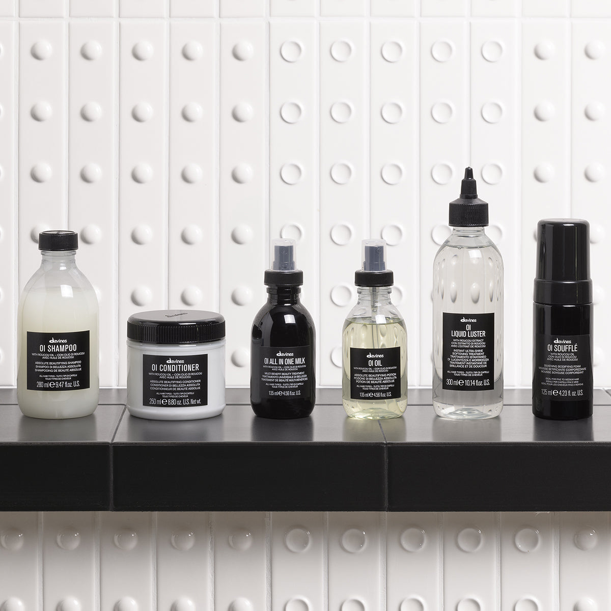 
Davines OI Oil - Multifunctional hair oil designed to fight frizz and boost shine